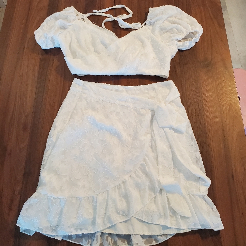 Cute SHEIN 2-Piece White Lace Top & Skirt Set GUC Size Small